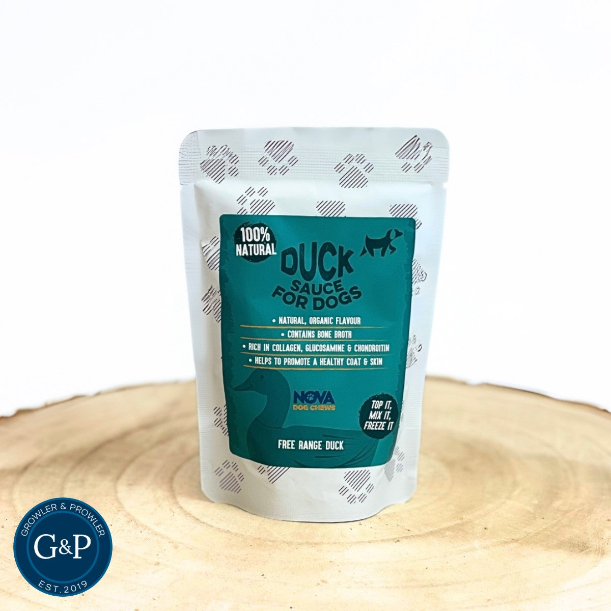 Healthy and delicious duck sauce for dogs. This all-natural treat is perfect for adding flavour and nutrition to your dog's meals.